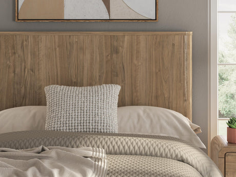 Gramburg Warm Natural Brown Full Panel Platform Bed detail view