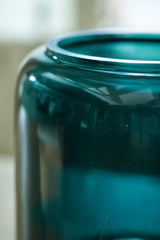 Inisland Teal Vase detail view