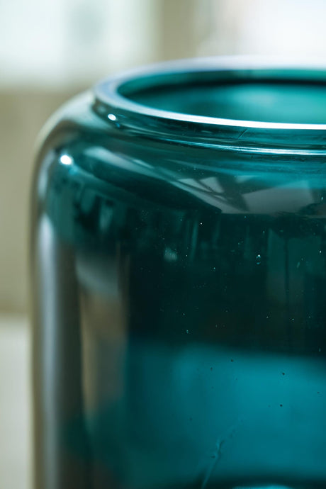 Inisland Teal Vase detail view