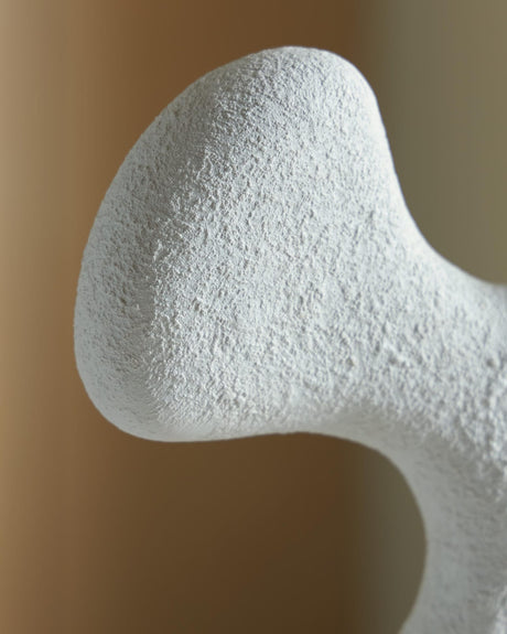 Lavarsen White/Brown Sculpture detail view
