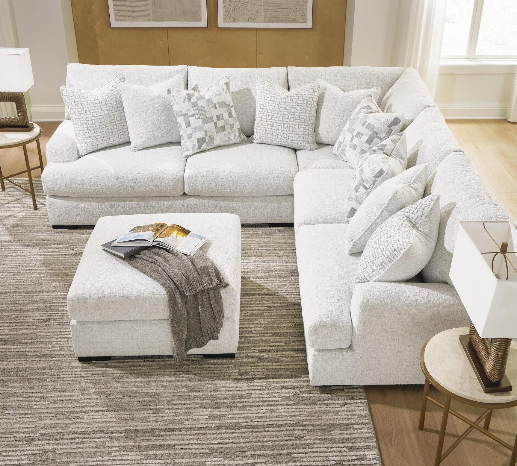 Misty-Lakes Chalk 3-Piece Sectional room view