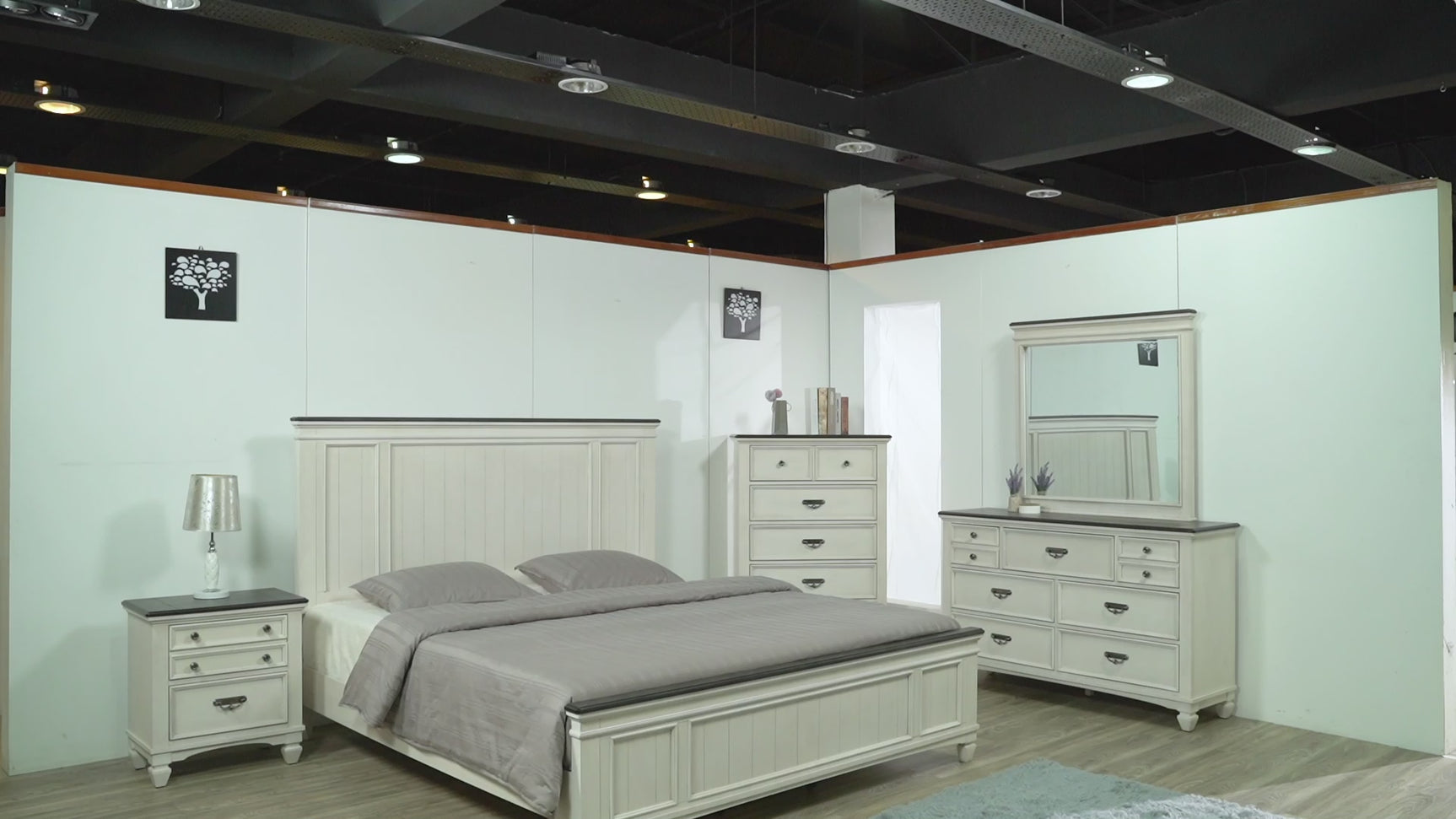 Sawyer Cream Brown Panel King Bed