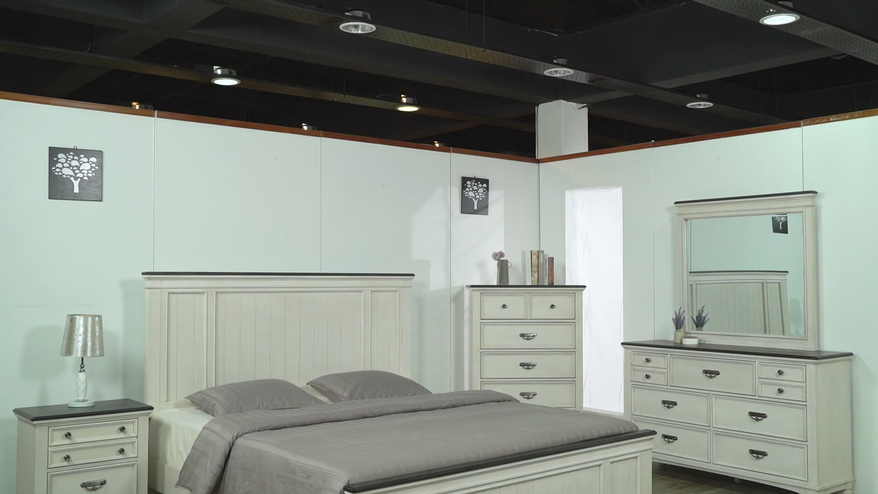Sawyer Cream Brown Panel King Bed