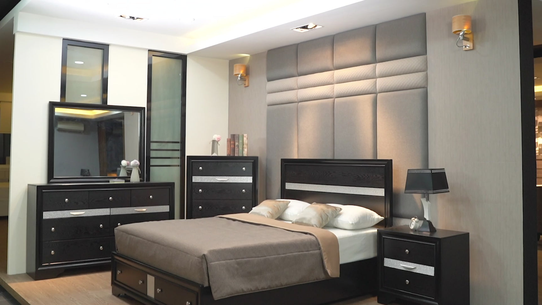 Regata Black and Silver King Storage Platform Bed