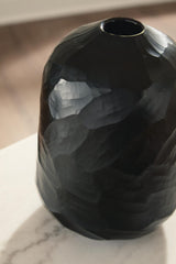 Ryanford Black Vase detail view