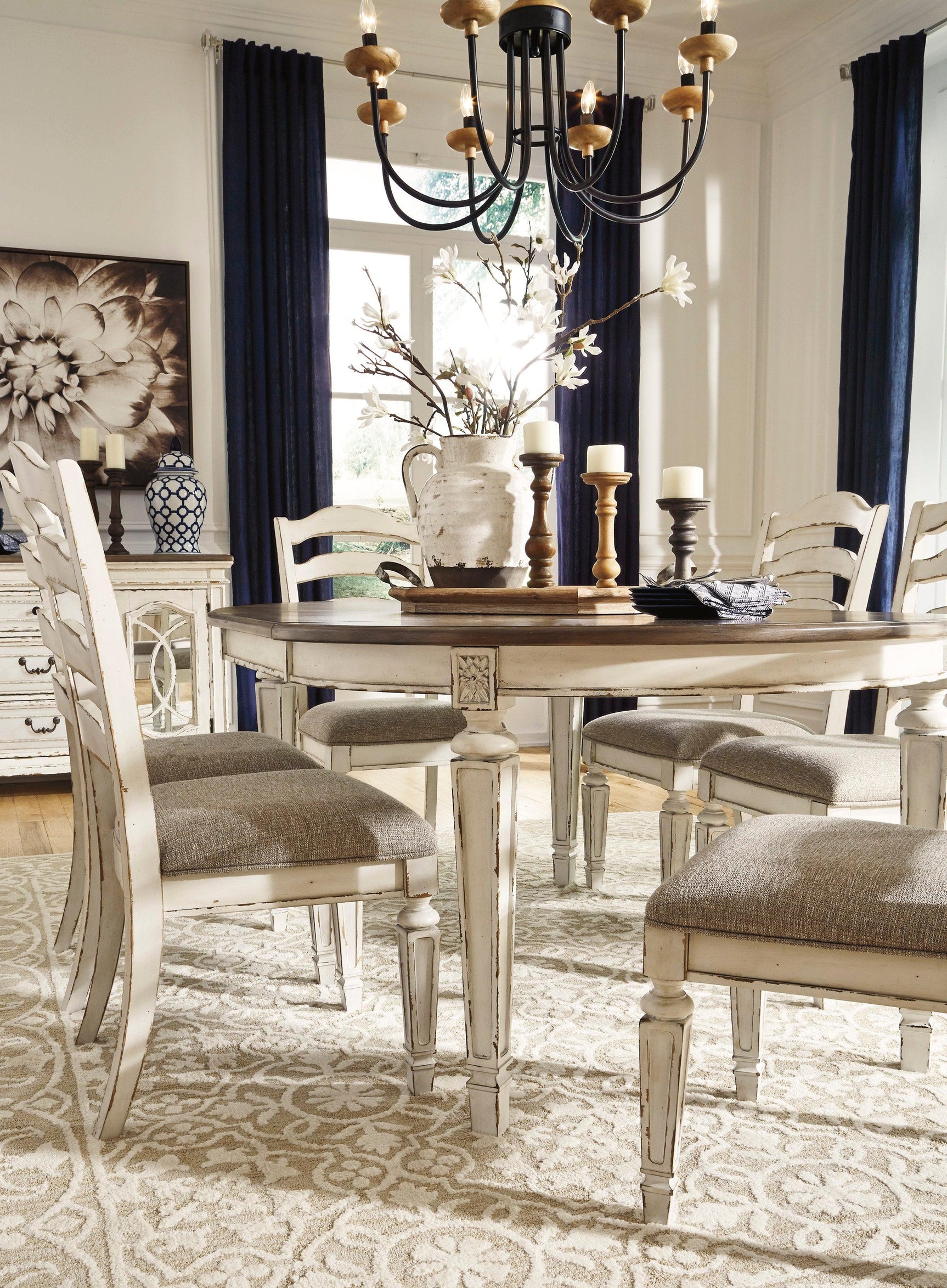 Realyn Chipped White 7-Piece Oval Dining Room Set