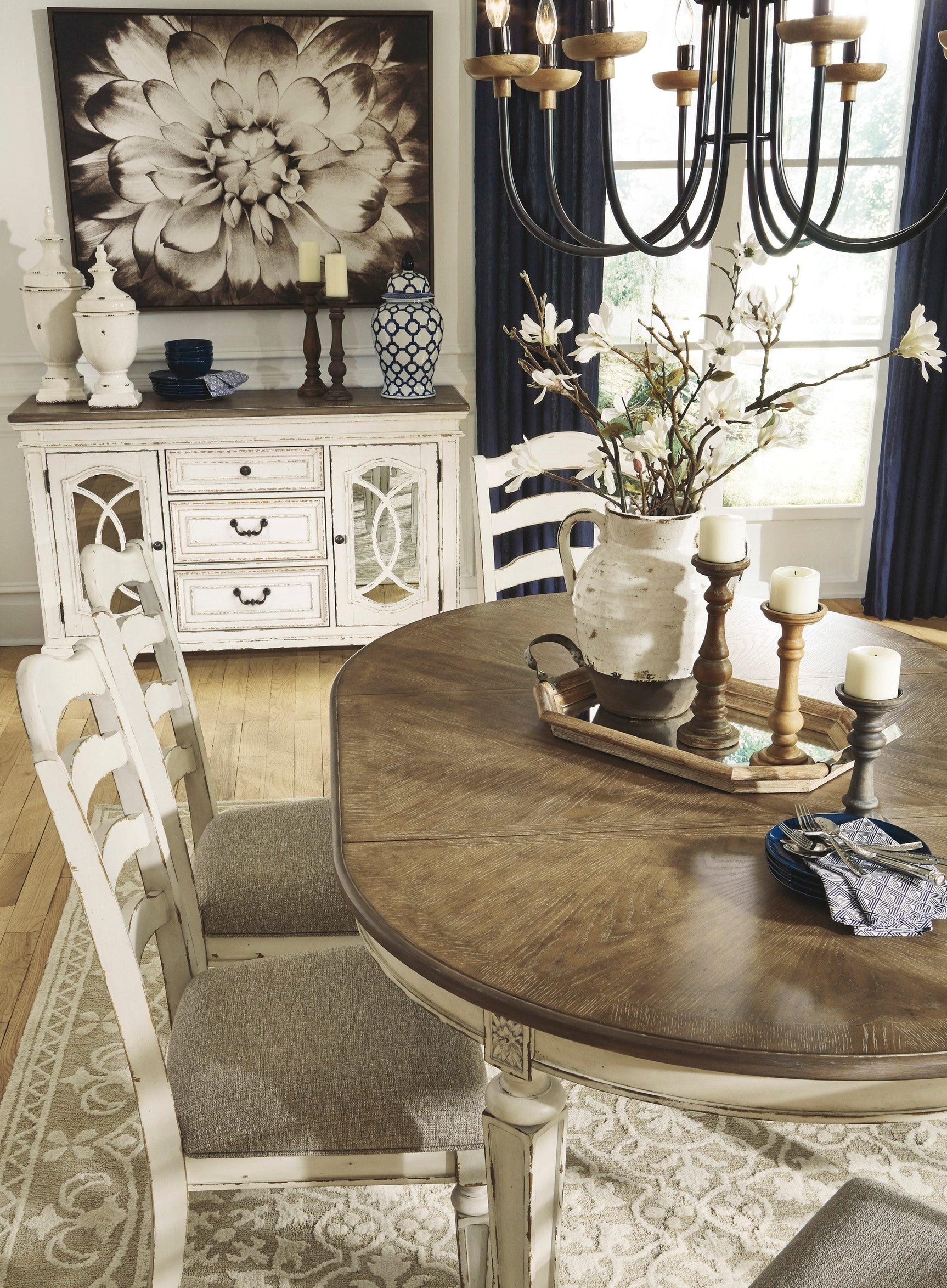 Realyn Chipped White 7-Piece Oval Dining Room Set