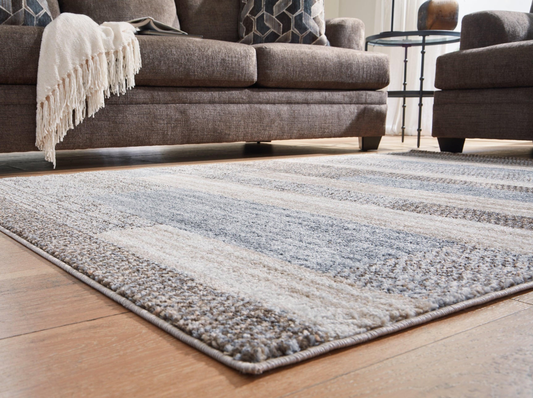 Sethburn Cream/brown/gray Medium Rug - Ella Furniture
