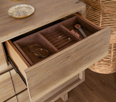 Stillwater 9-drawer Dresser view 10