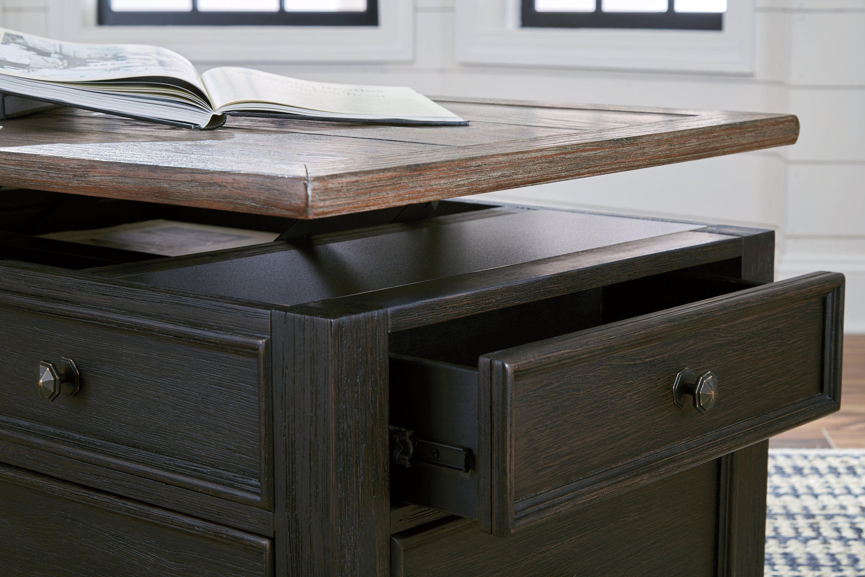 Tyler Grayish Brown/black Creek Coffee Table With 1 End Table PKG008765 - T736-20 | T736-3 - Ella Furniture