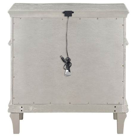 Evangeline 3-Drawer Nightstand Silver Oak - Ella Furniture