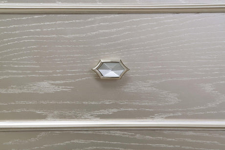 Evangeline 9-Drawer Dresser Silver Oak - Ella Furniture