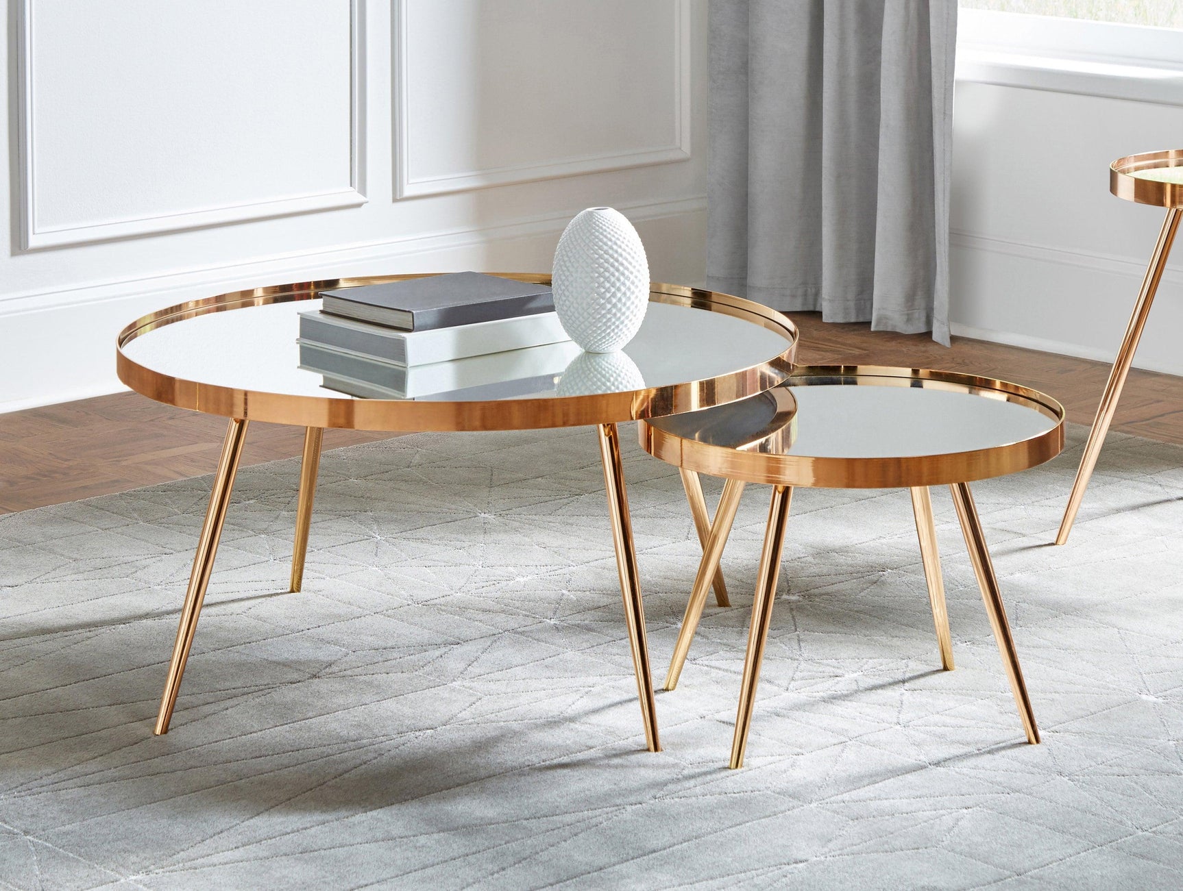 Kaelyn 2-Piece Mirror Top Nesting Coffee Table Mirror And Gold - Ella Furniture