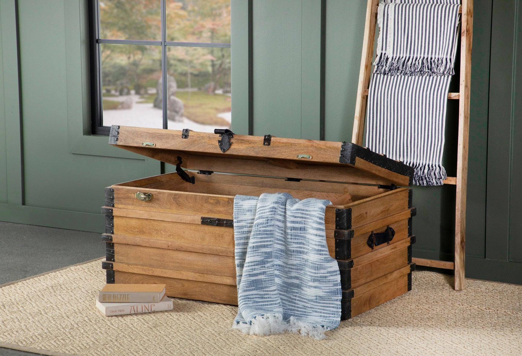 Simmons Rectangular Storage Trunk Natural And Black - Ella Furniture