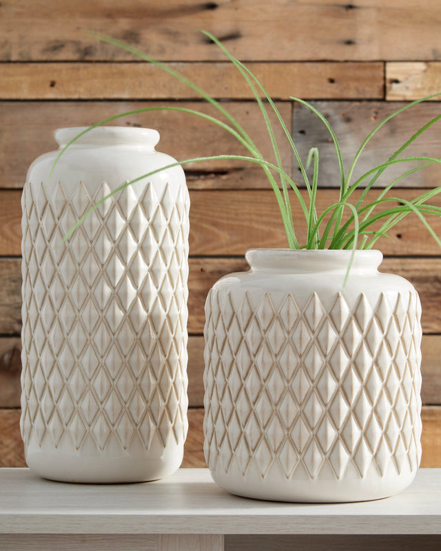 Edwinna Cream Vase (Set Of 2) - Ella Furniture