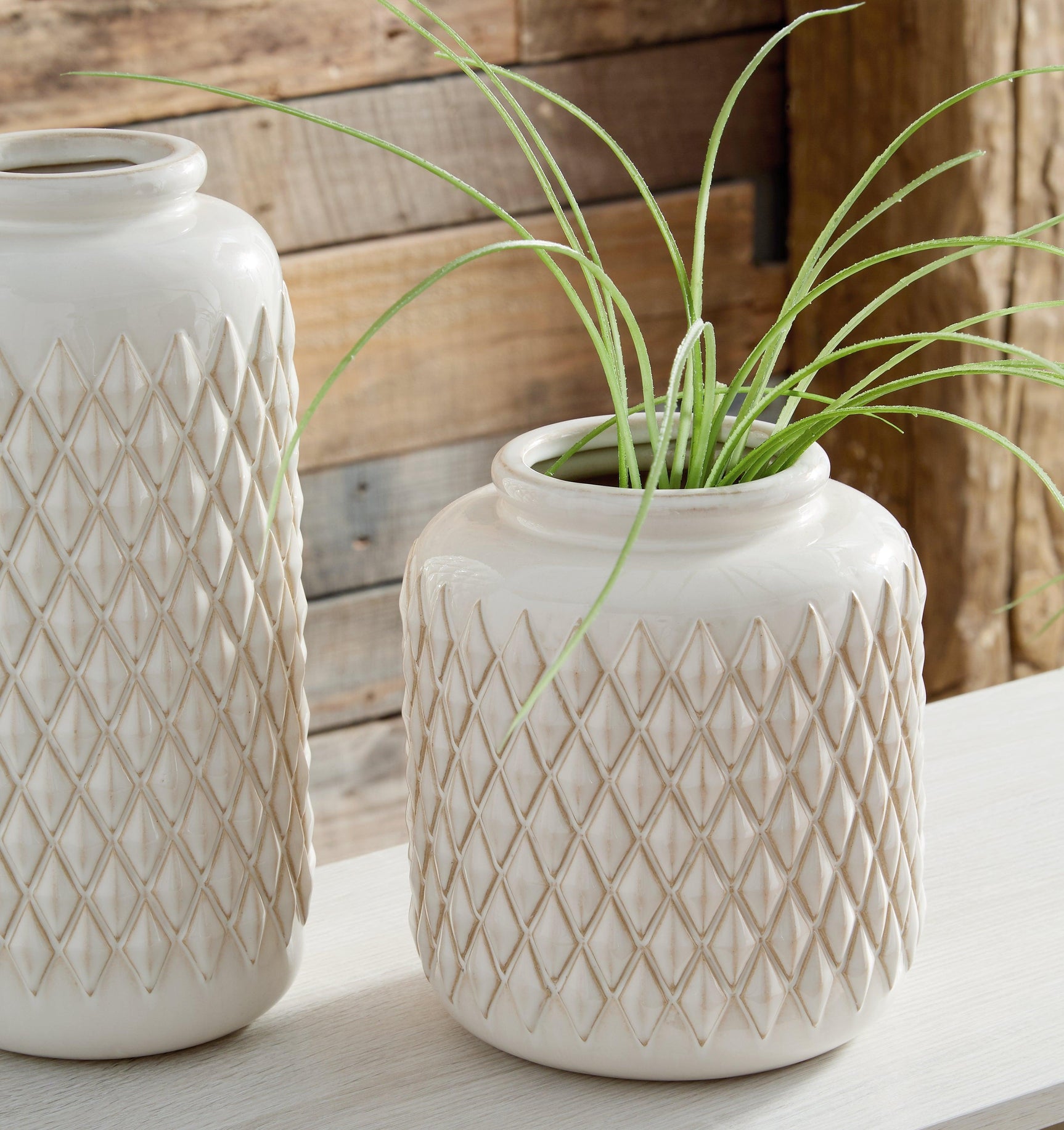 Edwinna Cream Vase (Set Of 2) - Ella Furniture