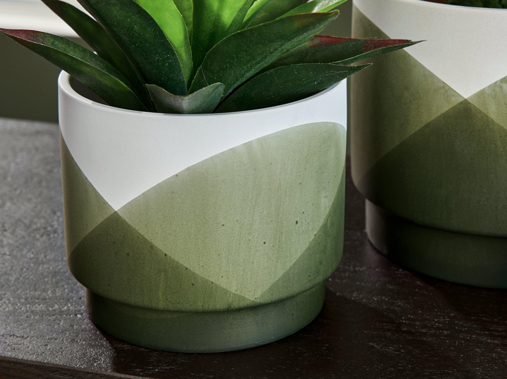 Ardenridge Green/white Planter (Set Of 2) - Ella Furniture