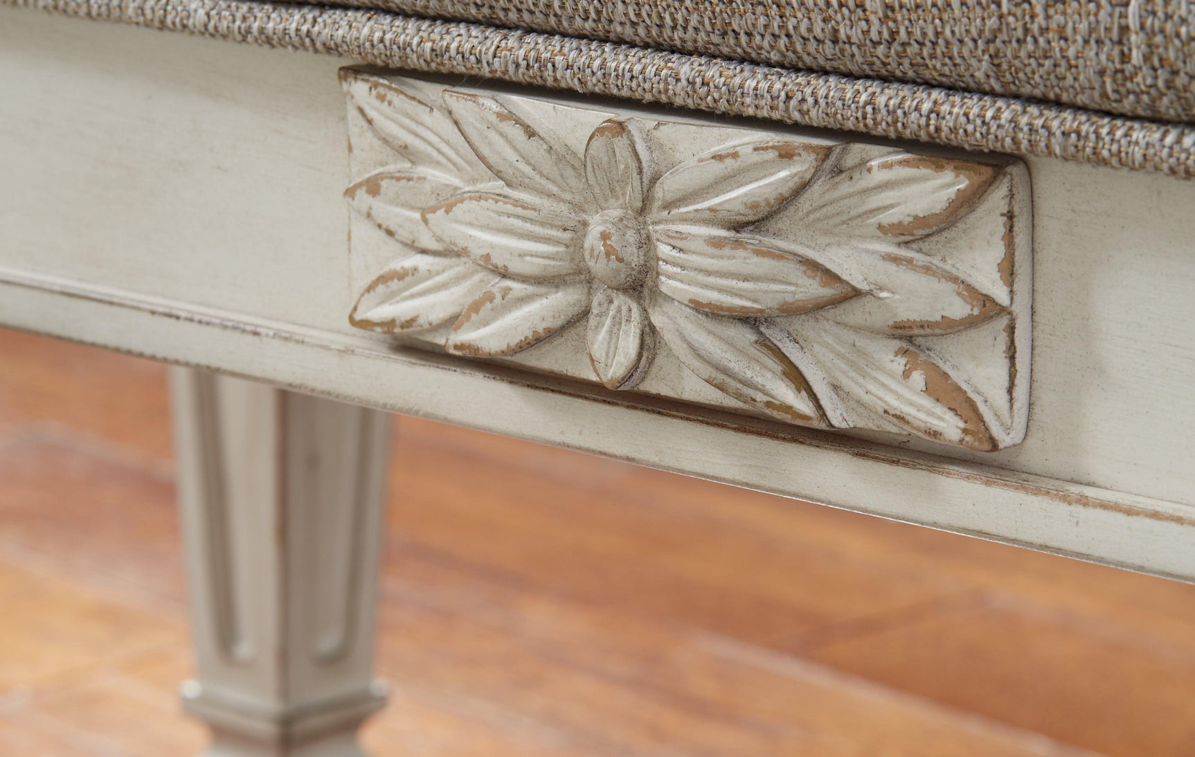 Realyn Antique White Accent Bench - Ella Furniture