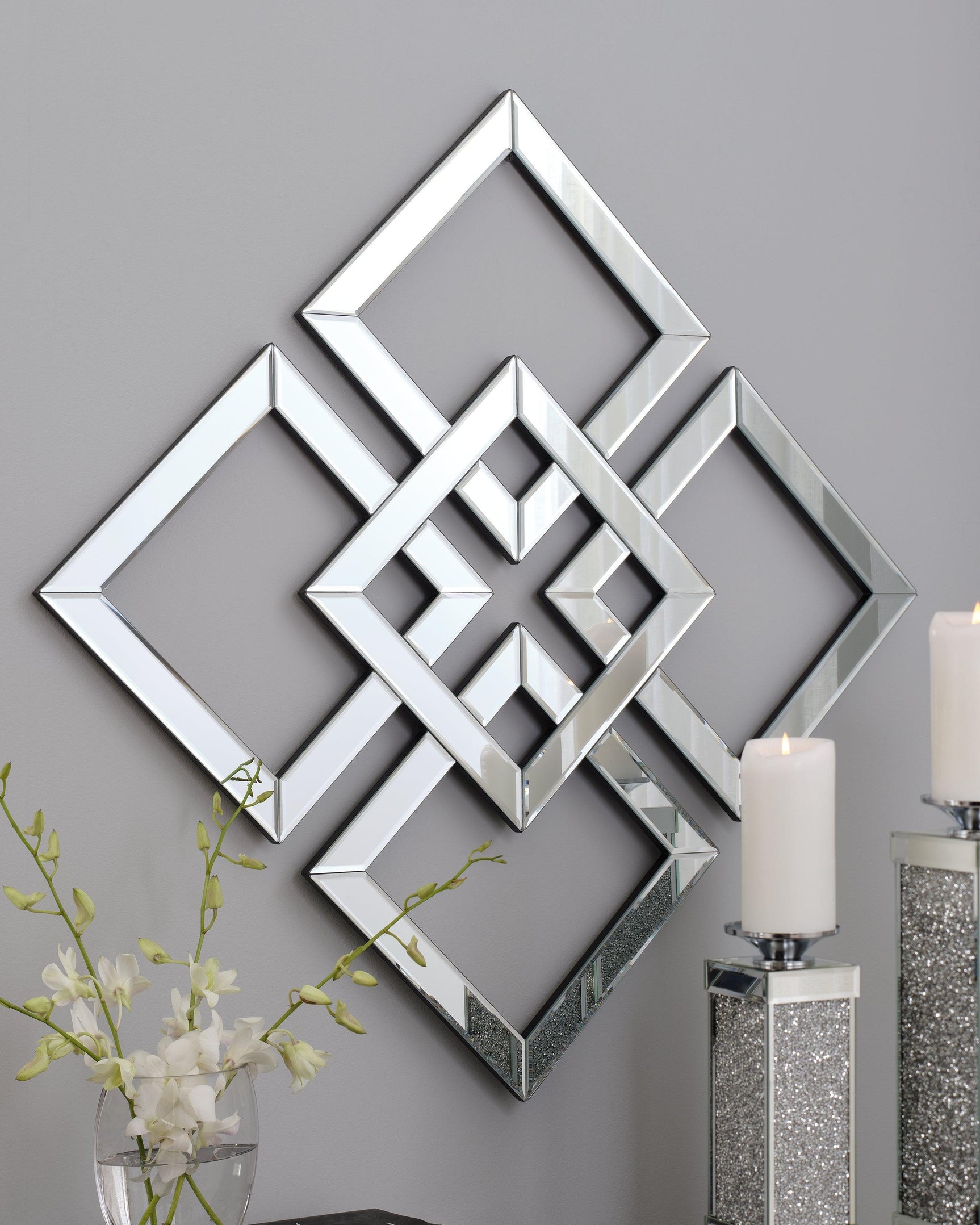 Quinnley Mirror Accent Mirror - Ella Furniture