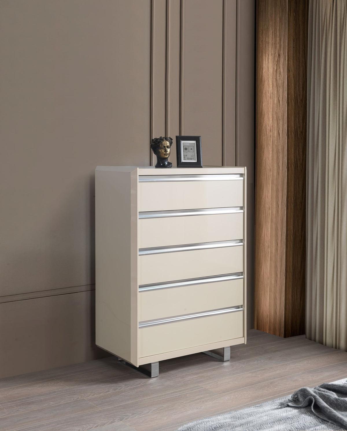 Hailey Cream High Gloss Lacquer 4 Pc Queen Bedroom Set - Ella Furniture