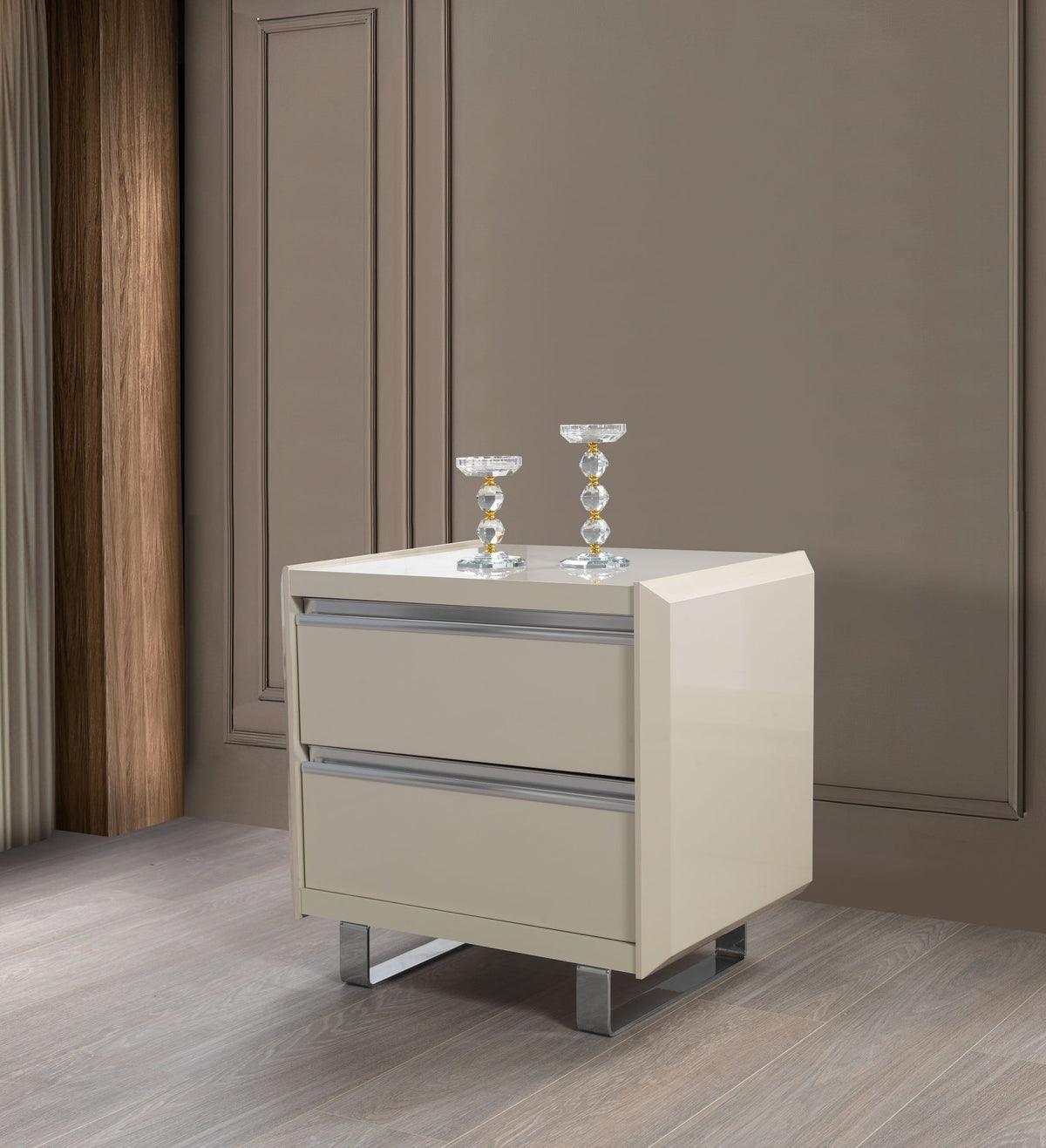 Hailey Cream High Gloss Lacquer 4 Pc Queen Bedroom Set - Ella Furniture