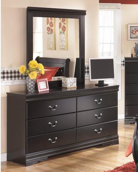 Huey Vineyard Black Dresser And Mirror - Ella Furniture