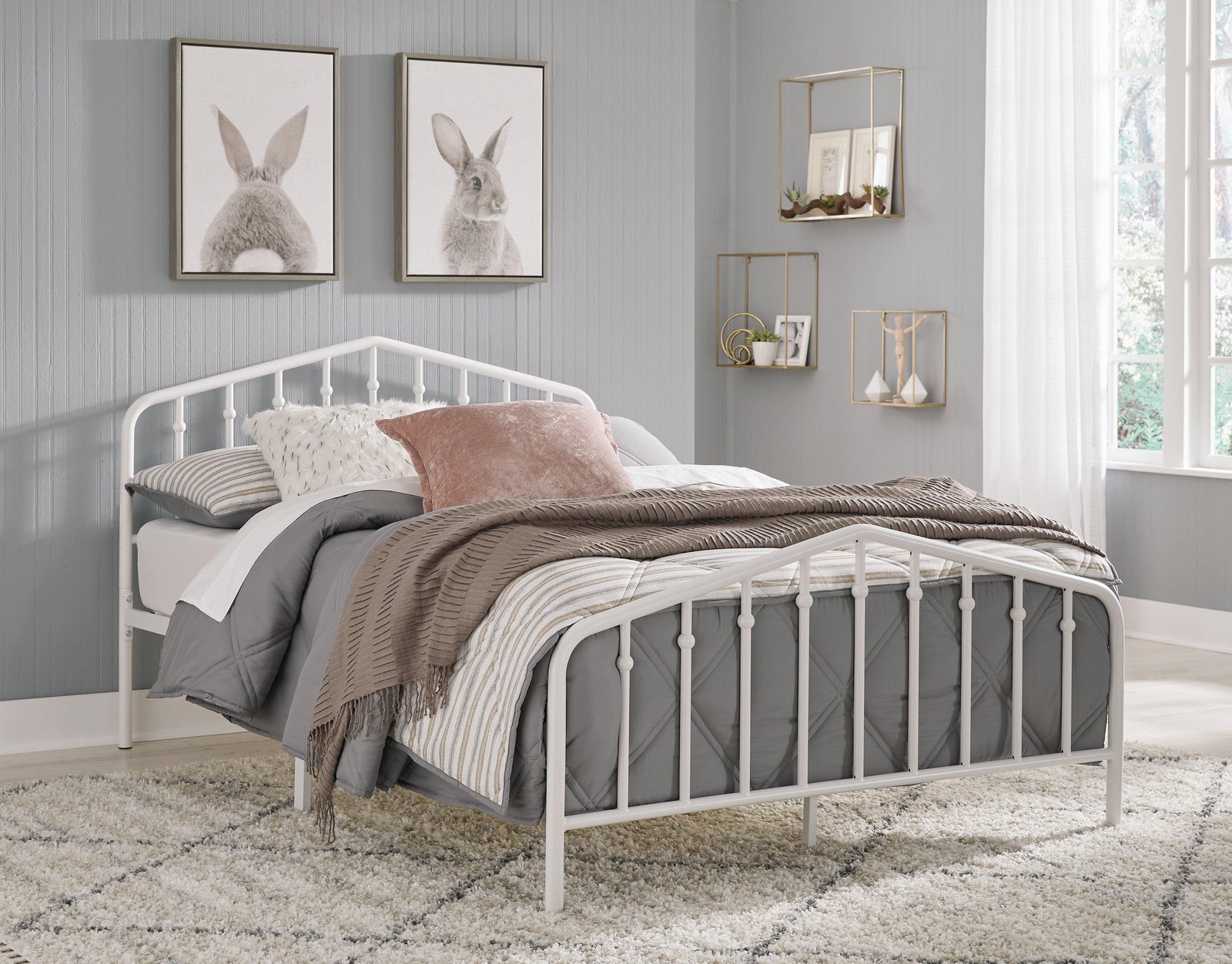 Trentlore White Full Metal Bed - Ella Furniture