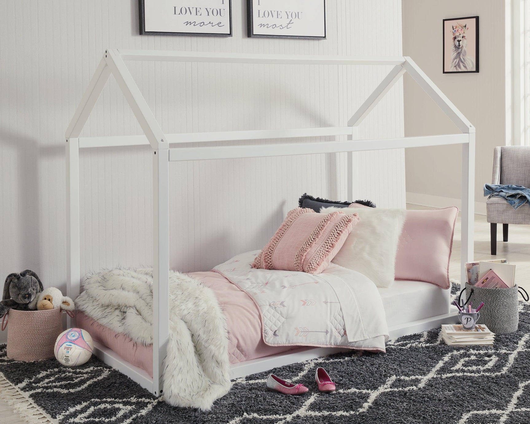 Flannibrook White Twin House Bed Frame - Ella Furniture