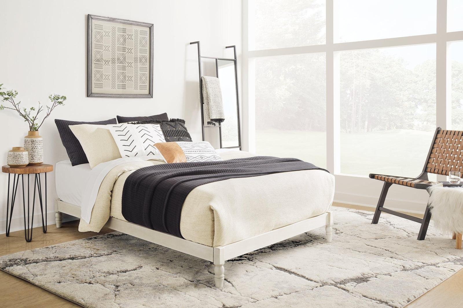 Tannally White Full Platform Bed - Ella Furniture
