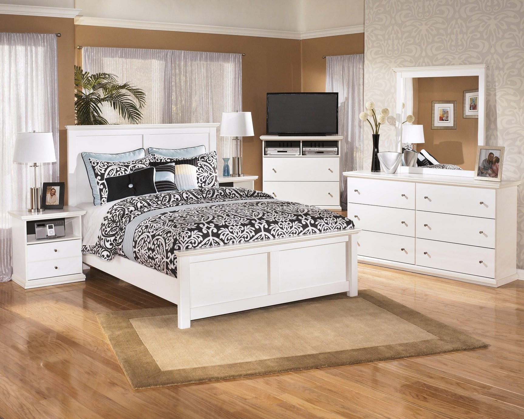 Bostwick Shoals White Dresser - Ella Furniture