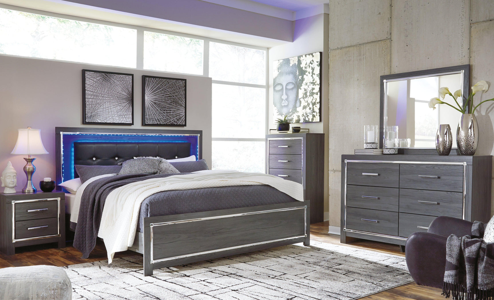 Lodanna Gray King Panel Bed - Ella Furniture