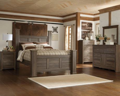 Juararo Dresser cabinet open with adjustable shelf