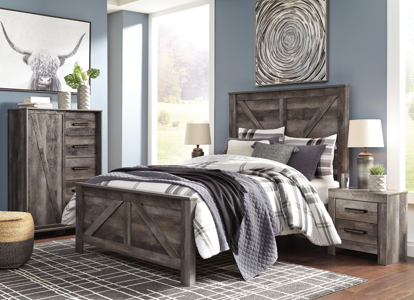 Wynnlow Gray Queen Crossbuck Panel Bed - Ella Furniture