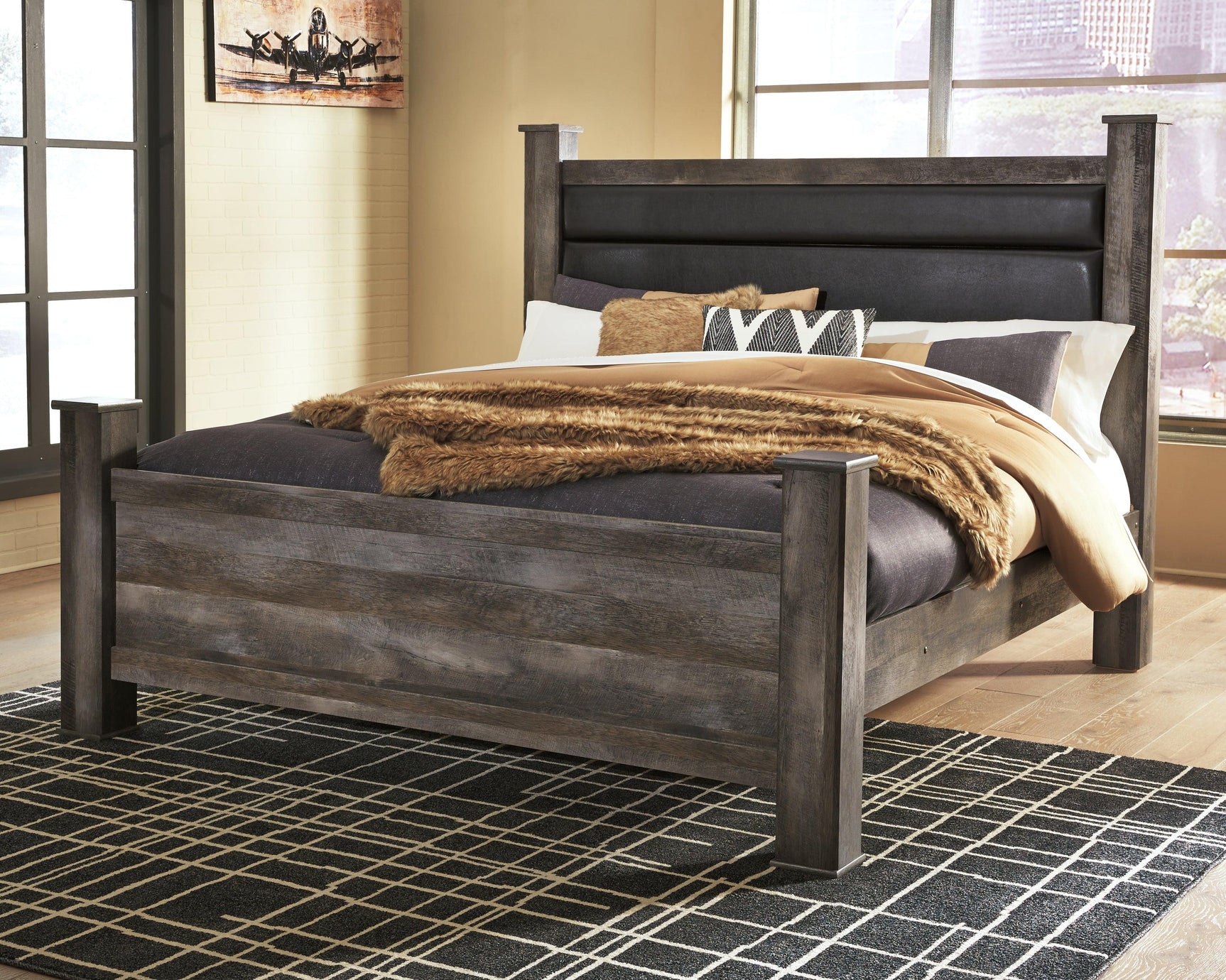 Wynnlow Gray King Poster Bed - Ella Furniture