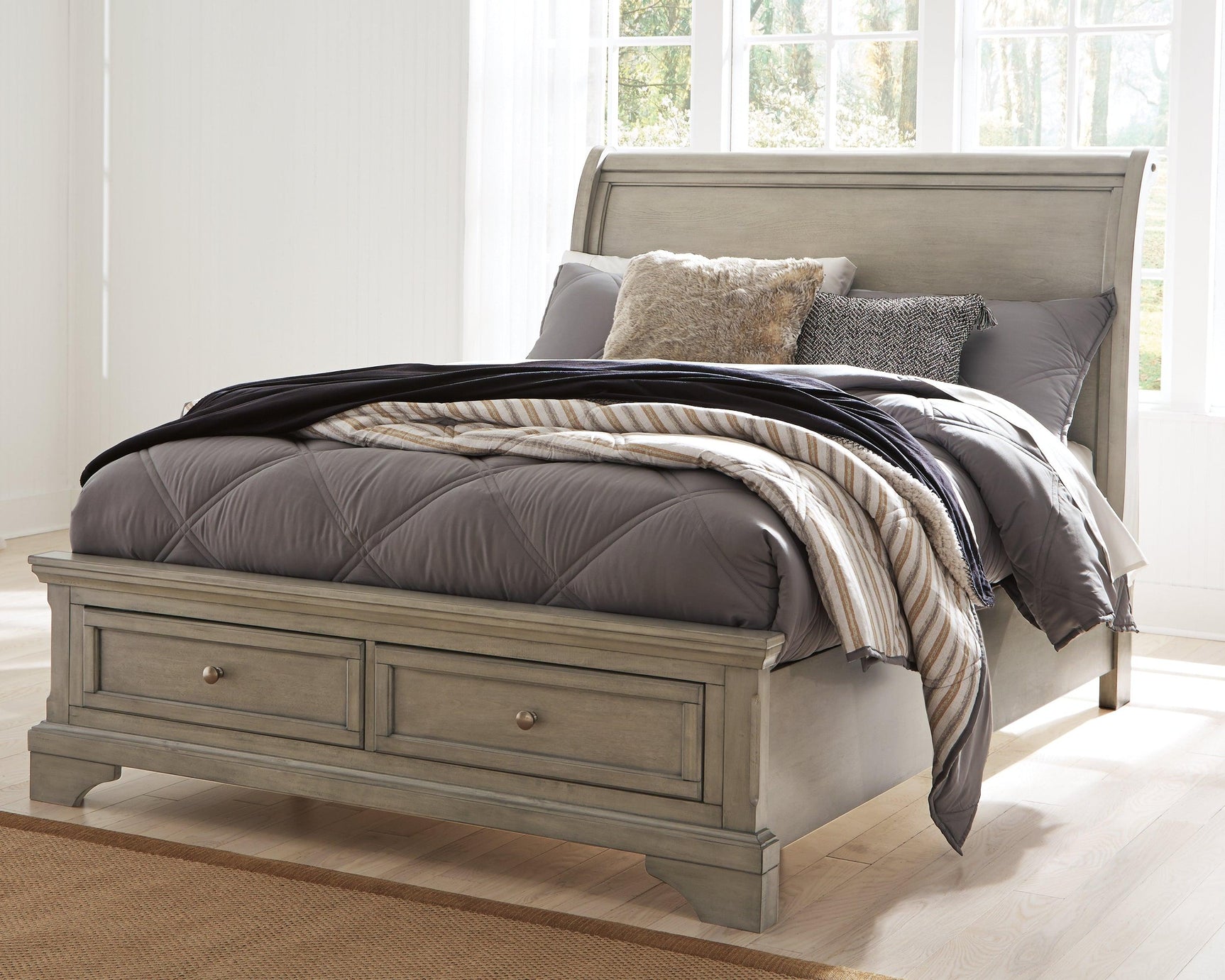 Lettner Light Gray Full Sleigh Bed - Ella Furniture