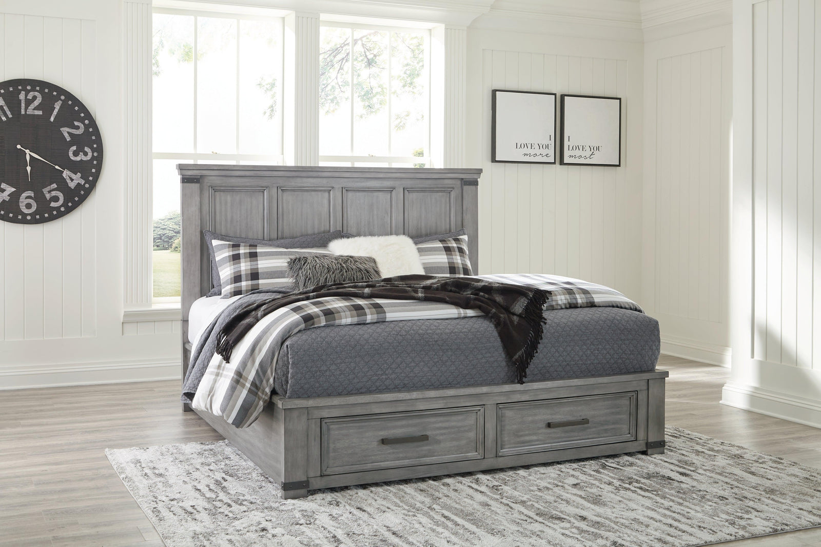 Russelyn Gray King Storage Bed - Ella Furniture