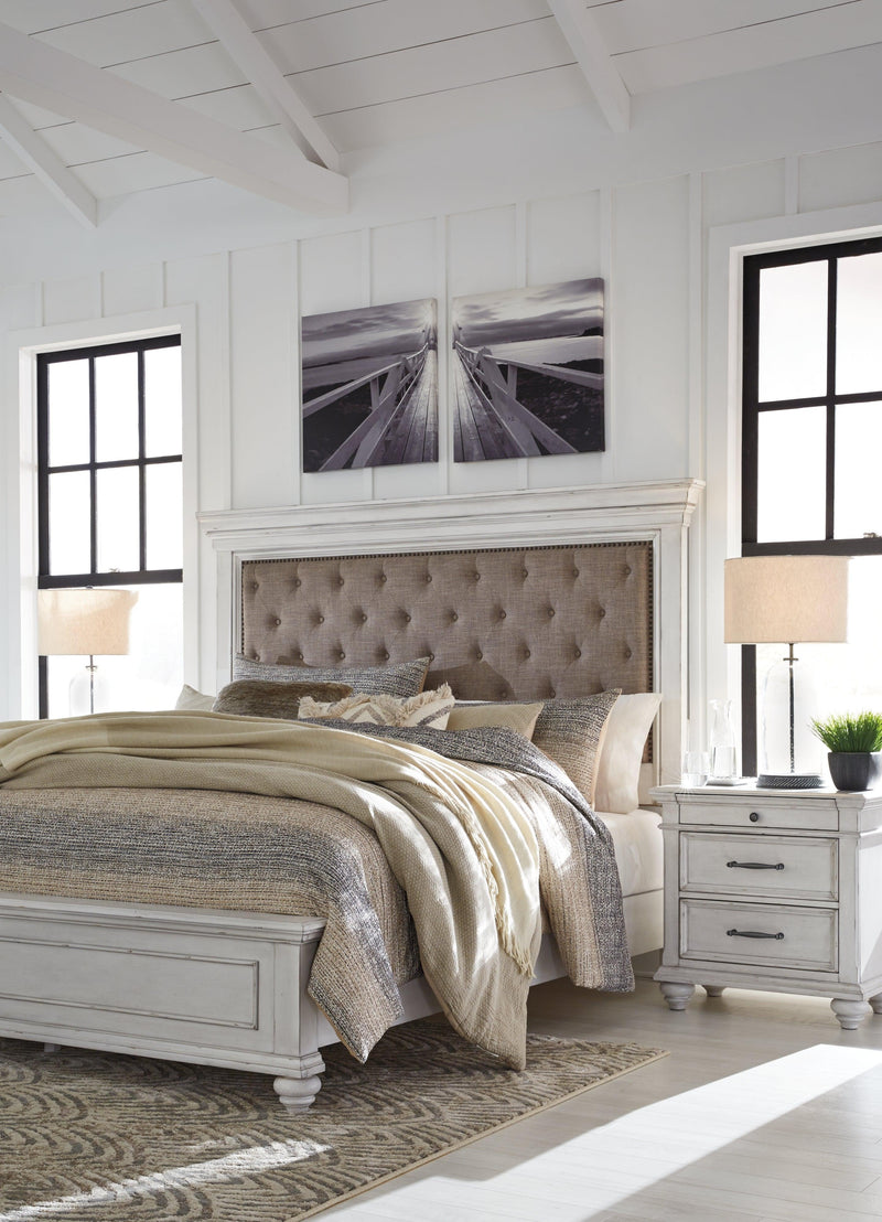 Kanwyn Whitewash King Panel Bed