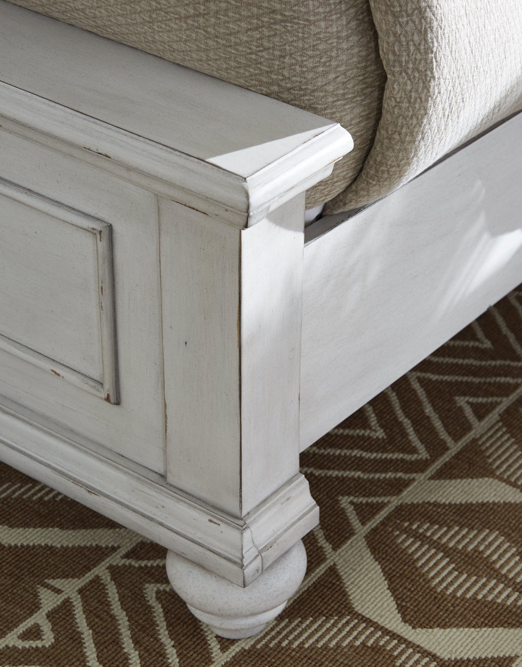 Kanwyn Whitewash King Panel Bed With Storage Bench - Ella Furniture