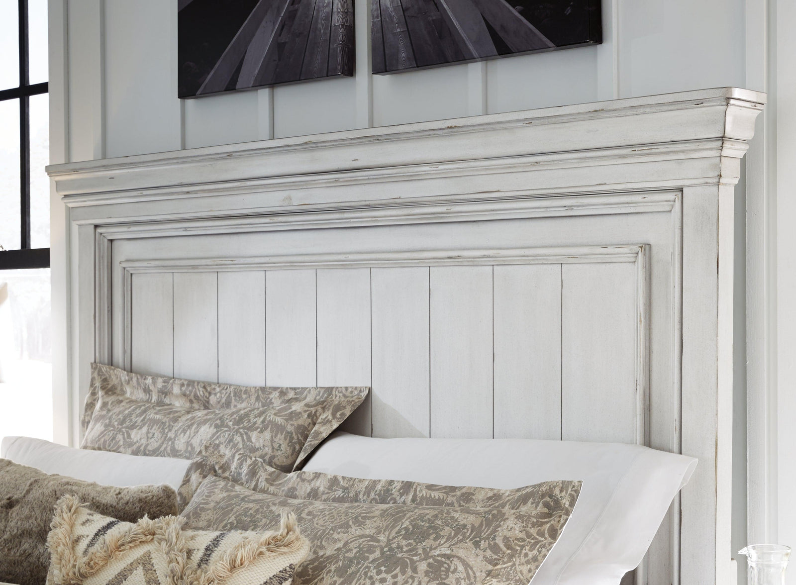 Kanwyn Whitewash Queen Panel Bed With Storage Bench - Ella Furniture