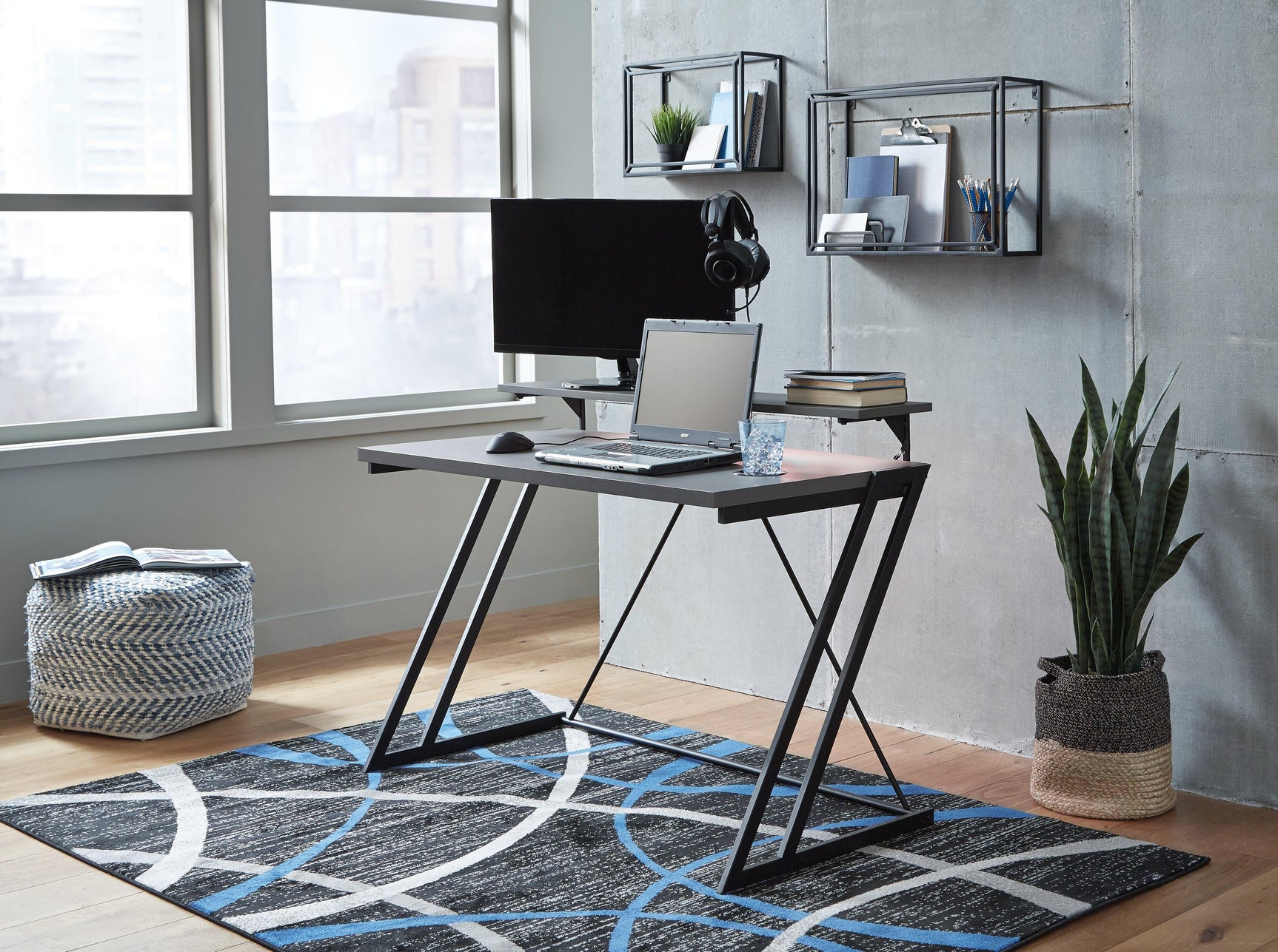 Lynxtyn Two-tone 48" Home Office Desk - Ella Furniture