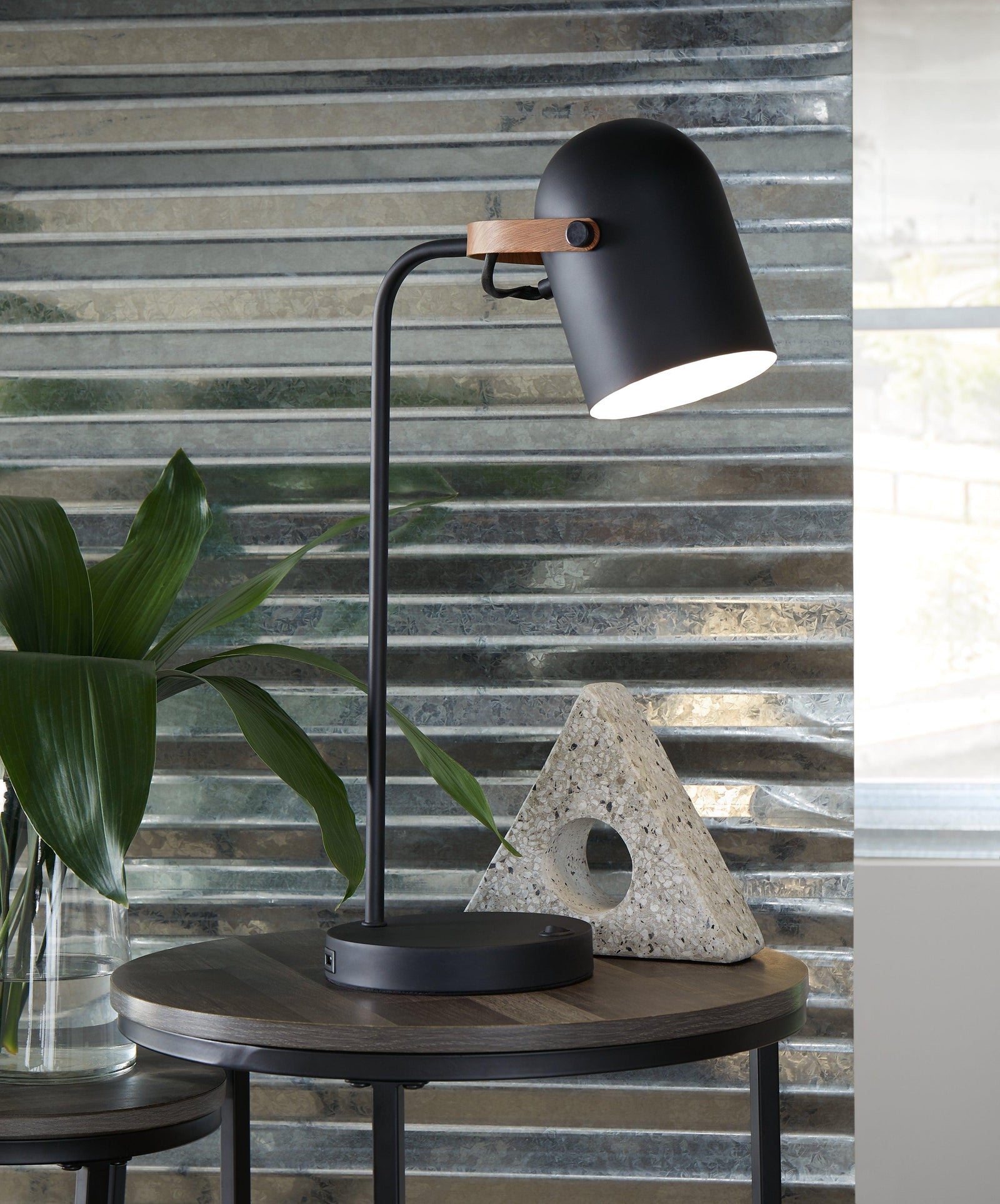 Ridgewick Black/brown Desk Lamp - Ella Furniture