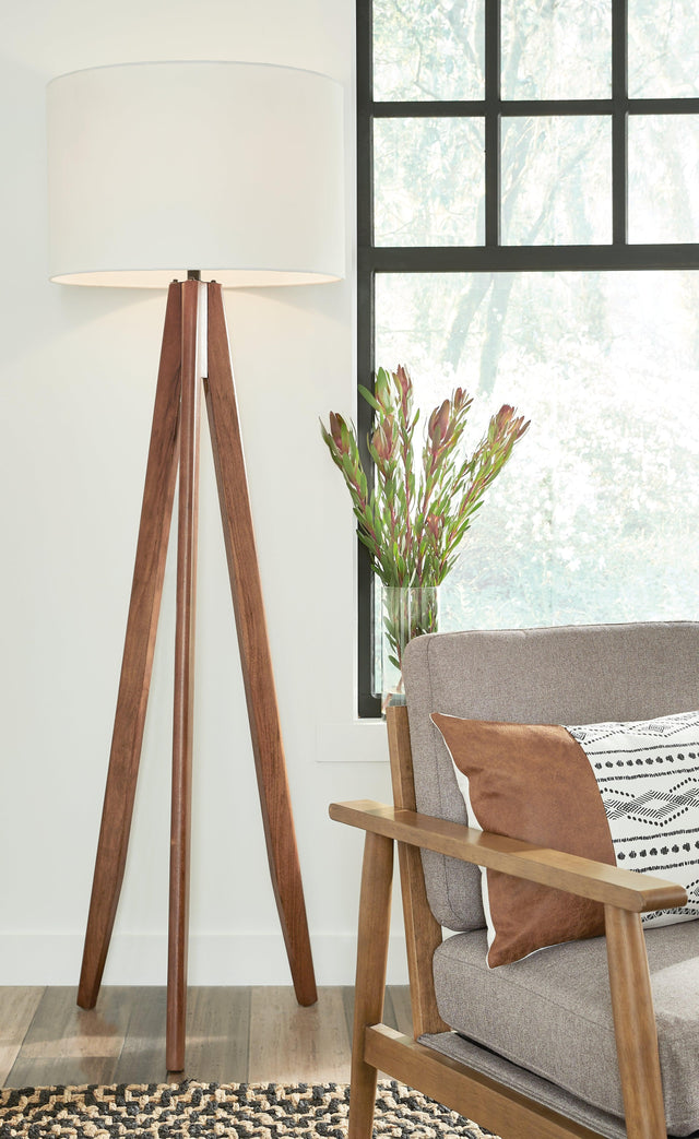 Dallson Brown Floor Lamp - Ella Furniture