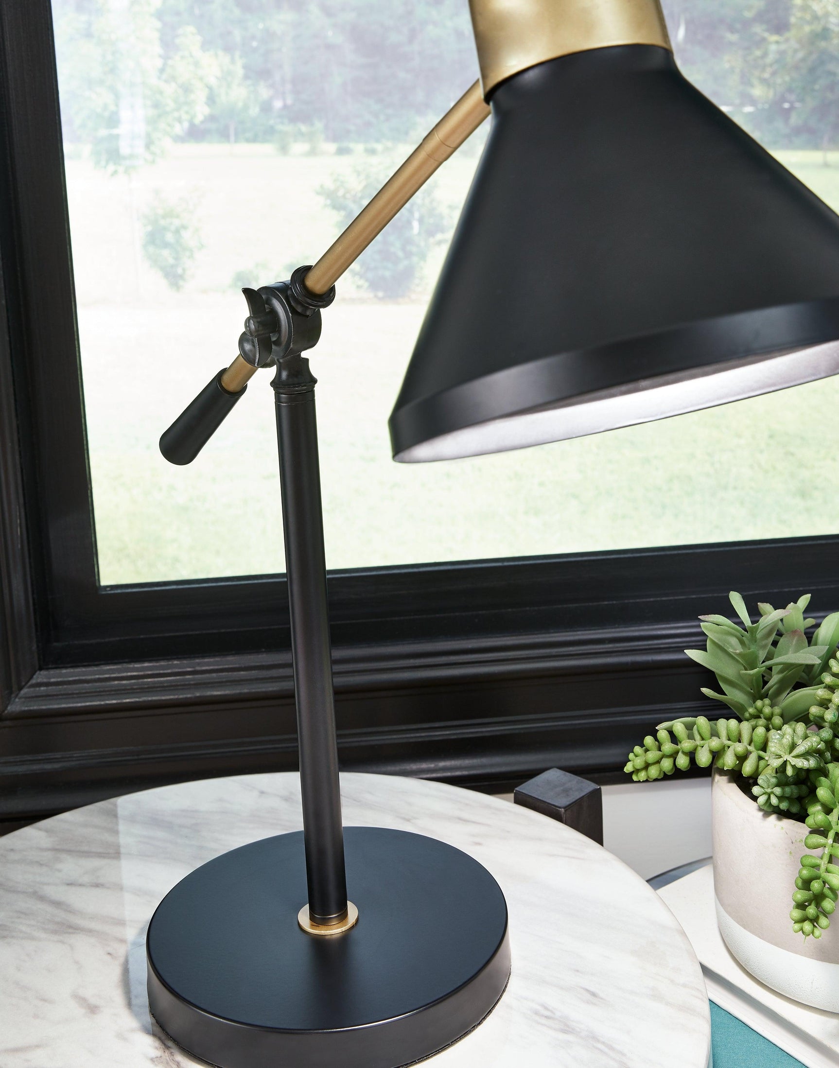 Garville Black/gold Finish Desk Lamp - Ella Furniture