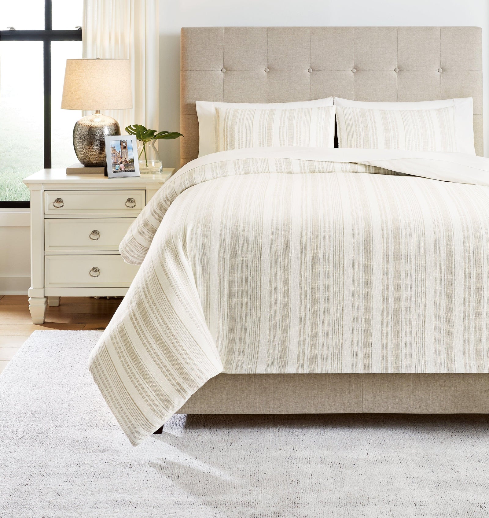 Reidler Ivory/taupe Queen Comforter Set - Ella Furniture