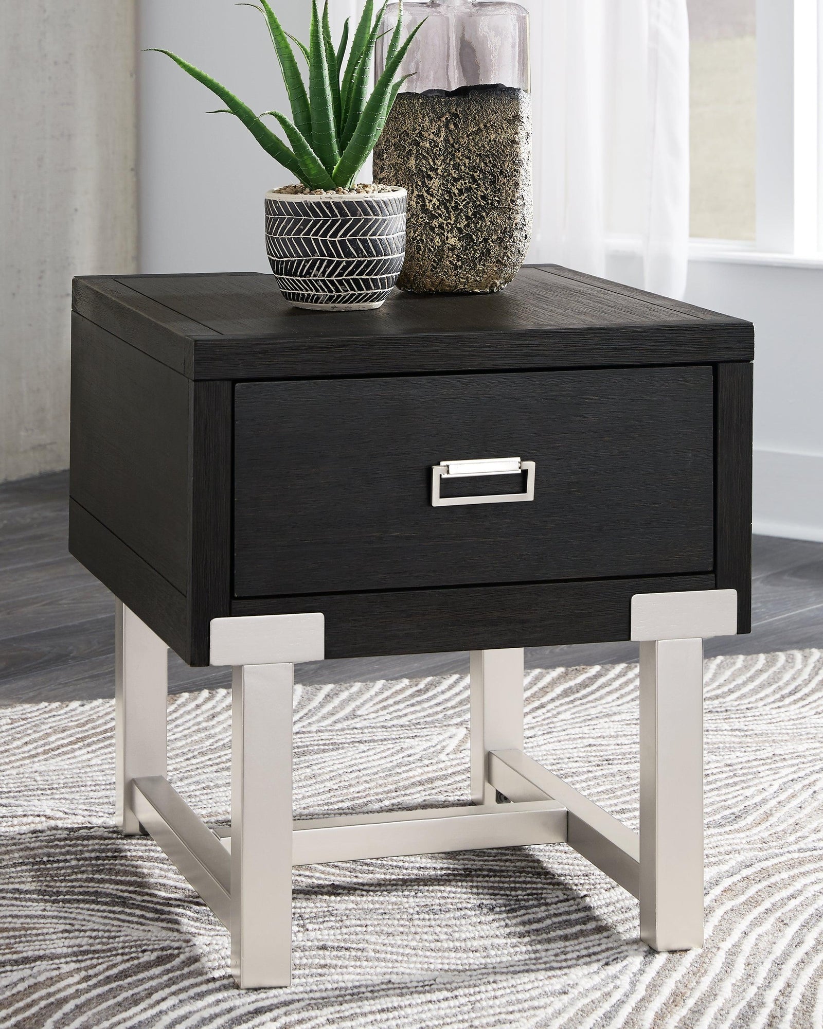 Chisago Black/silver End Table - Ella Furniture