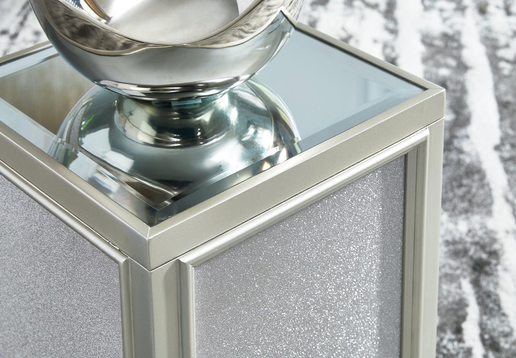 Traleena Silver Finish Nesting End Table (Set Of 2) - Ella Furniture